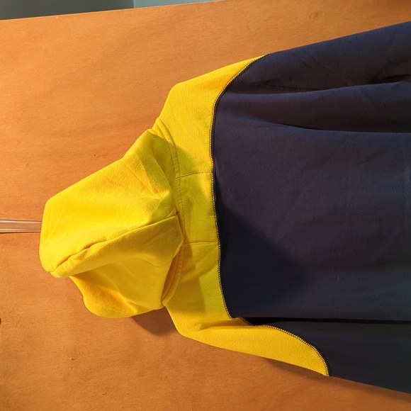 University of Michigan Wolverines hockey hoodie, size XL - Picture 6 of 8